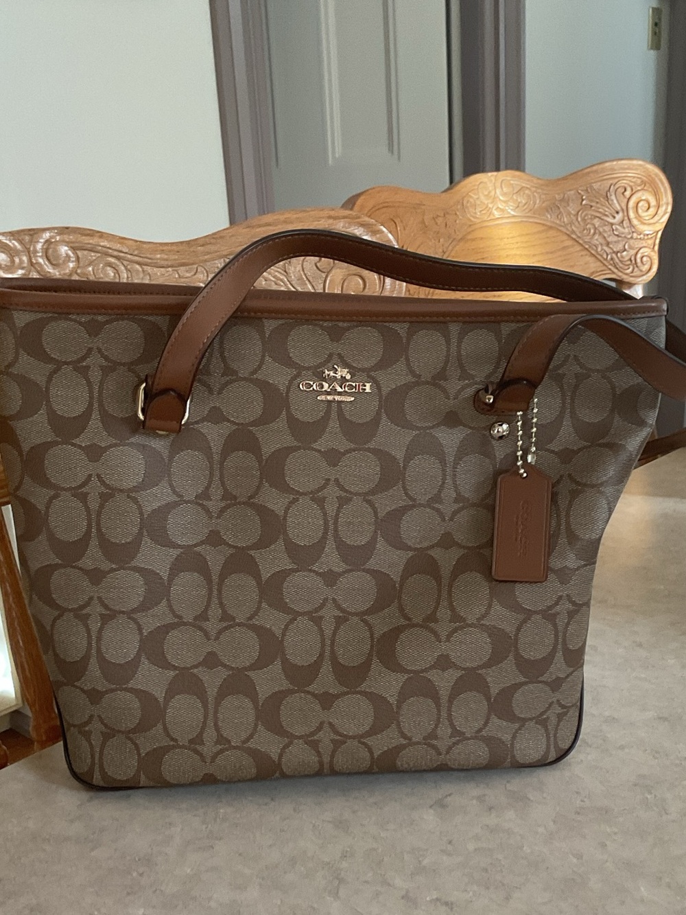 Coach Signature Zip Top Tote Bag in brown. NEW